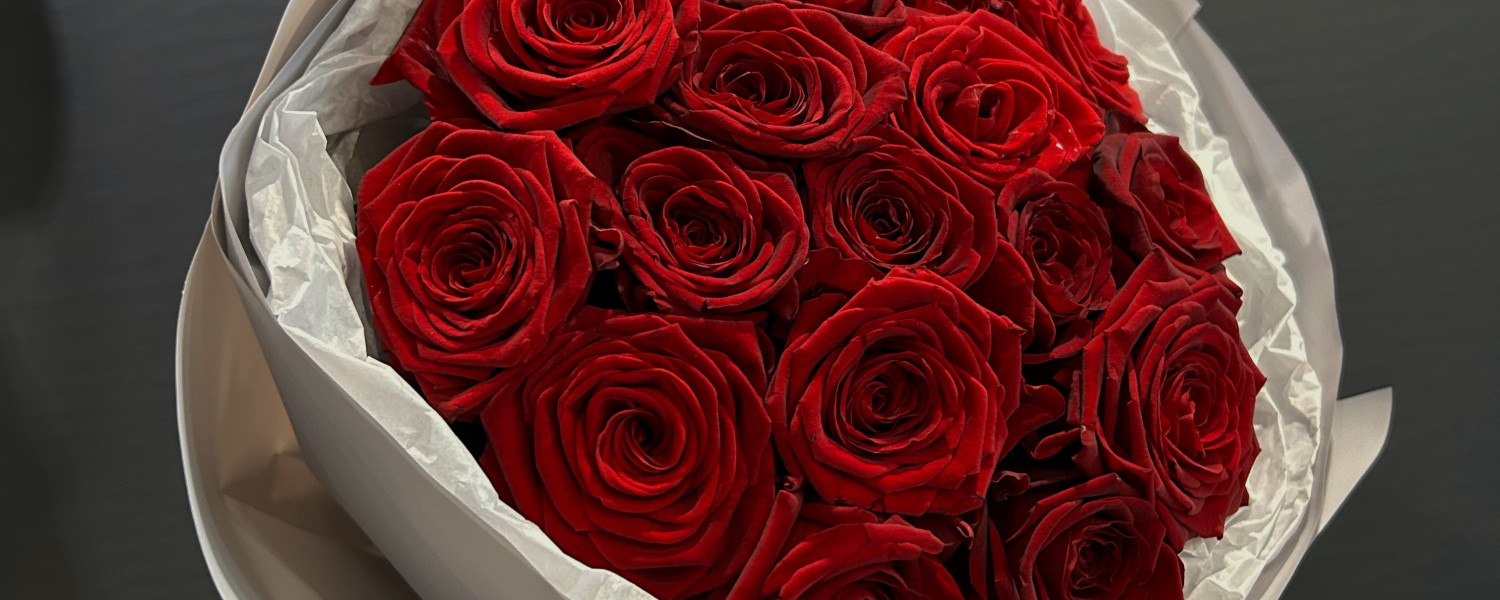 Букет из красных роз Рэд Наоми(Red Naomi) "Яркая любовь"