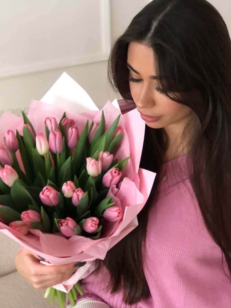 25 розовых тюльпанов
