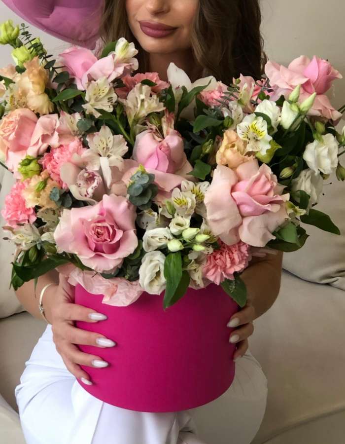 Коробка с цветами Нежная фуксия