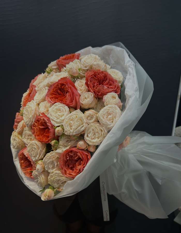 Букет из розовых пионовидных роз "Благодарность в цветах"