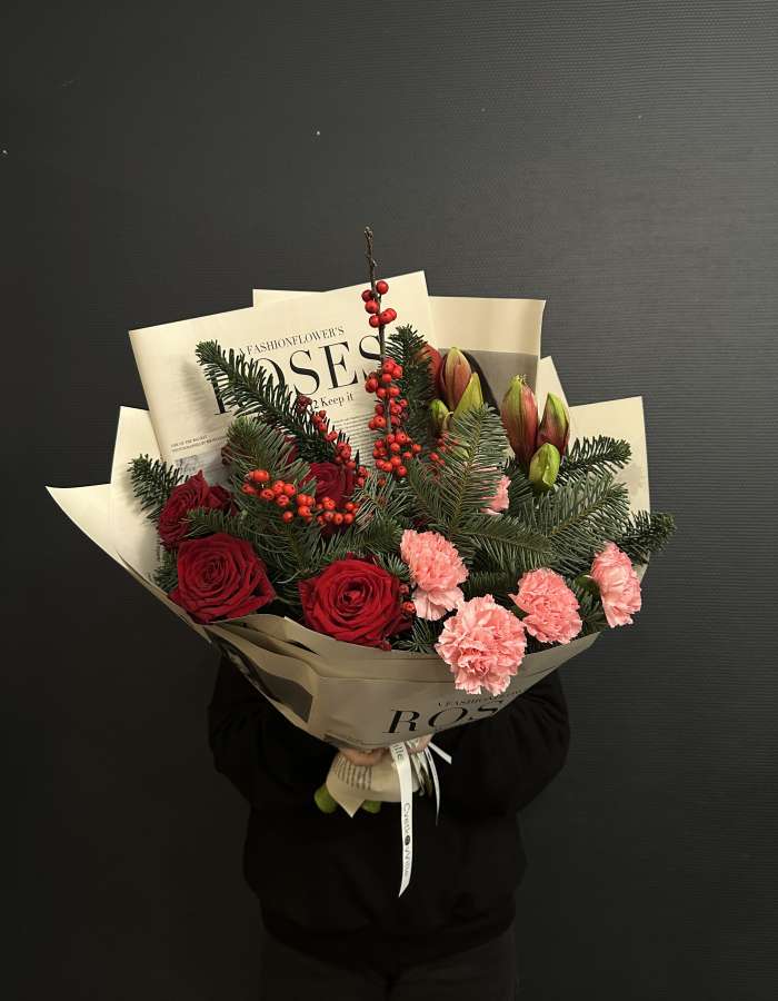 Букет из нобилиса и амарилисов "Новогоднее ассорти"