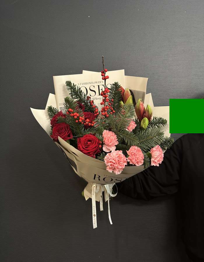 Букет из нобилиса и амарилисов "Новогоднее ассорти"