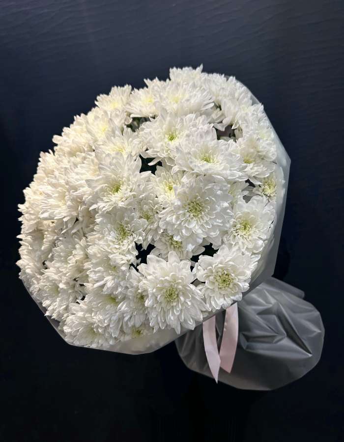 Букет из белых хризантем"Белоснежная Игра"