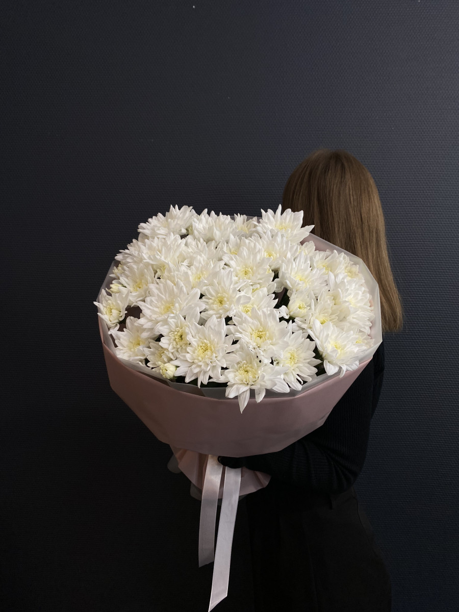 Букет из белых хризантем Baltica "Утро в Париже"