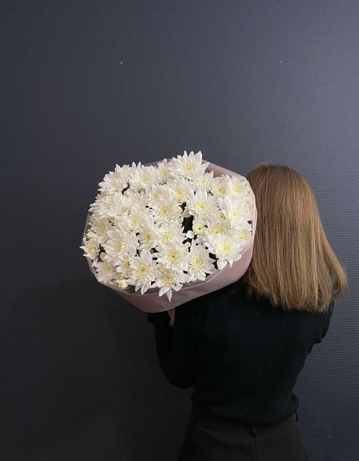 Букет из белых хризантем Baltica "Утро в Париже"