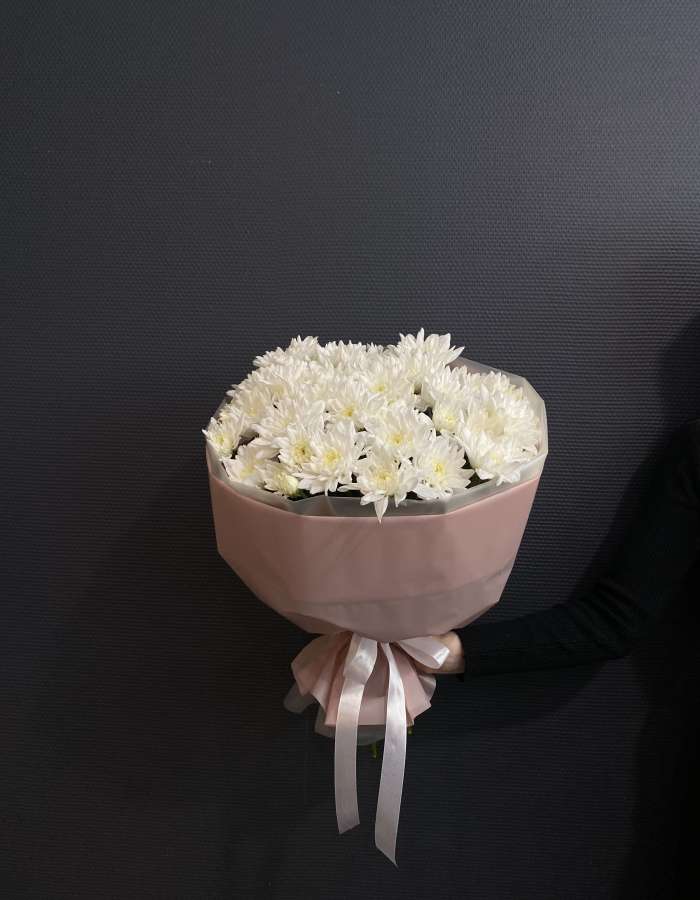 Букет из белых хризантем Baltica "Утро в Париже"