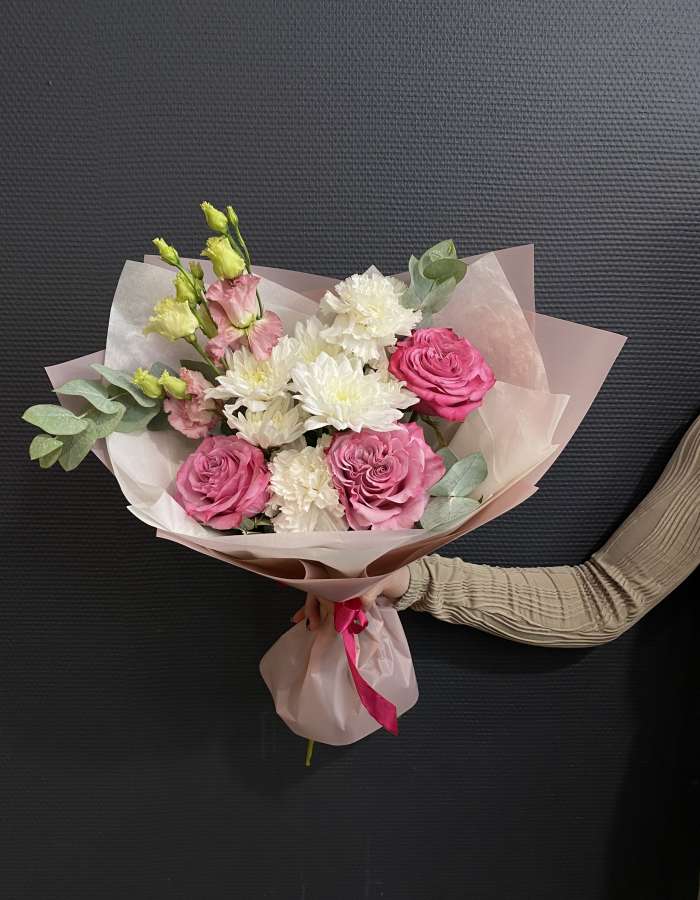 Букет из хризантем и роз Country Blues "Навстречу мечте"