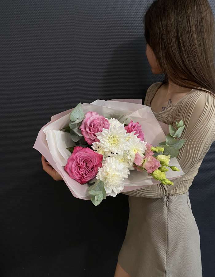 Букет из хризантем и роз Country Blues "Навстречу мечте"