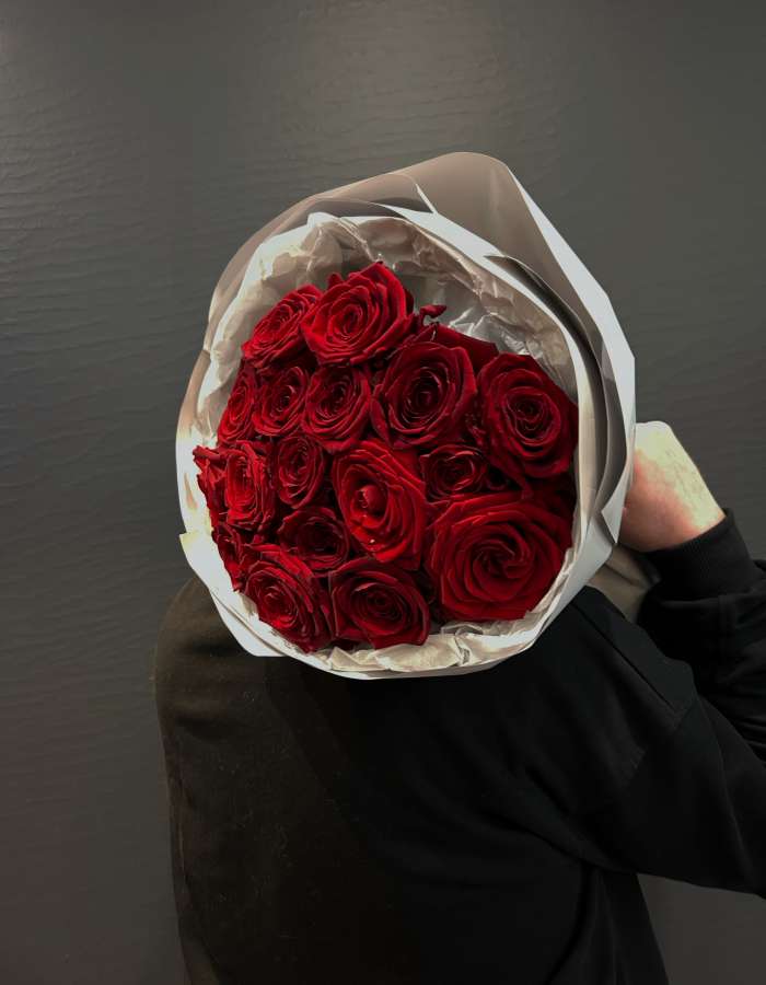 Букет из красных роз Рэд Наоми(Red Naomi) "Яркая любовь"