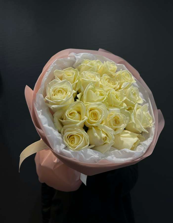 Букет из белых роз Аваланж(Avalanche) "Чистая любовь"