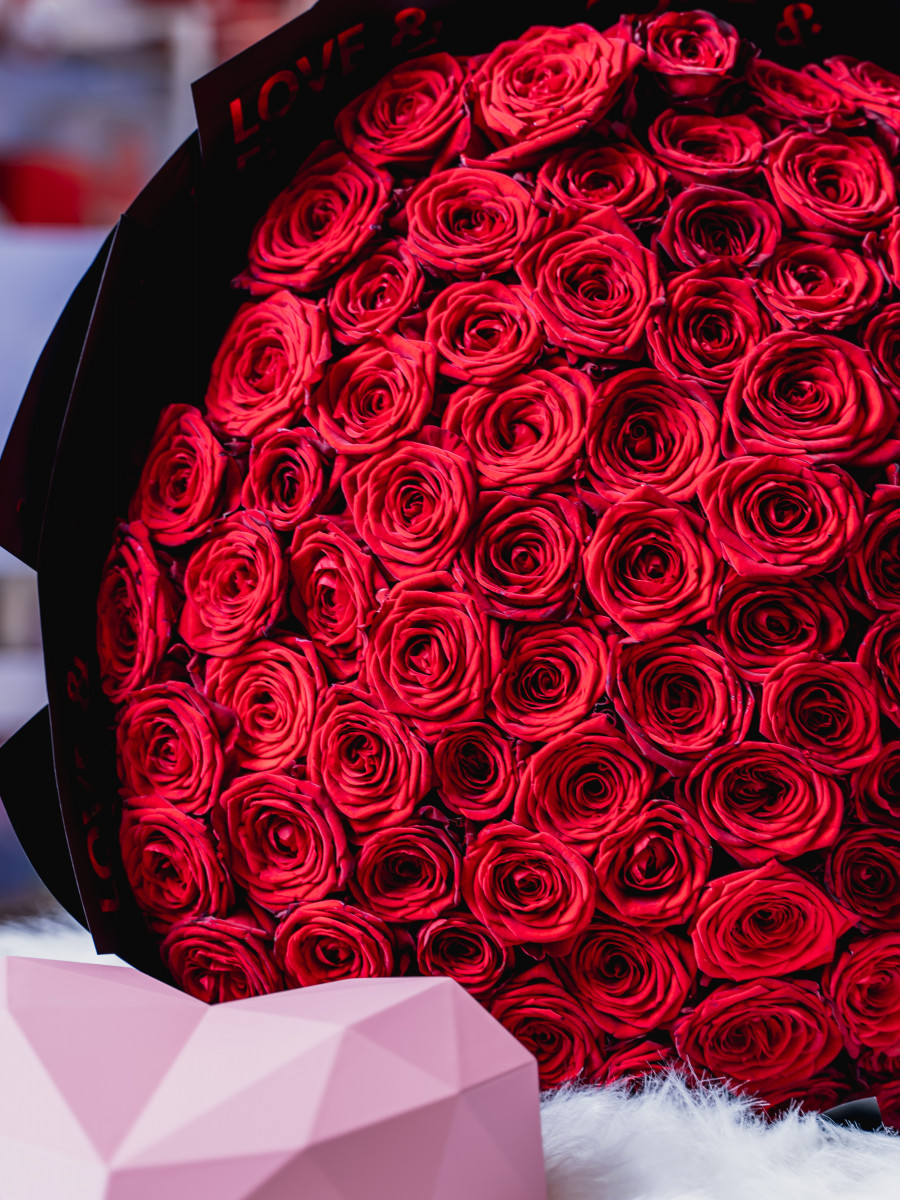 Букет из красных роз Рэд Наоми(Red Naomi) "Ассоль"