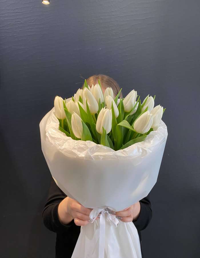 Букет из тюльпанов сорта Вайт Мастер "Яркая весна"