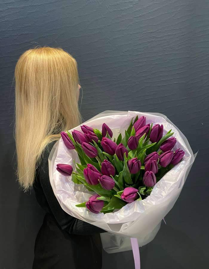 Букет из тюльпанов сорта Лэптоп "Сила страсти"