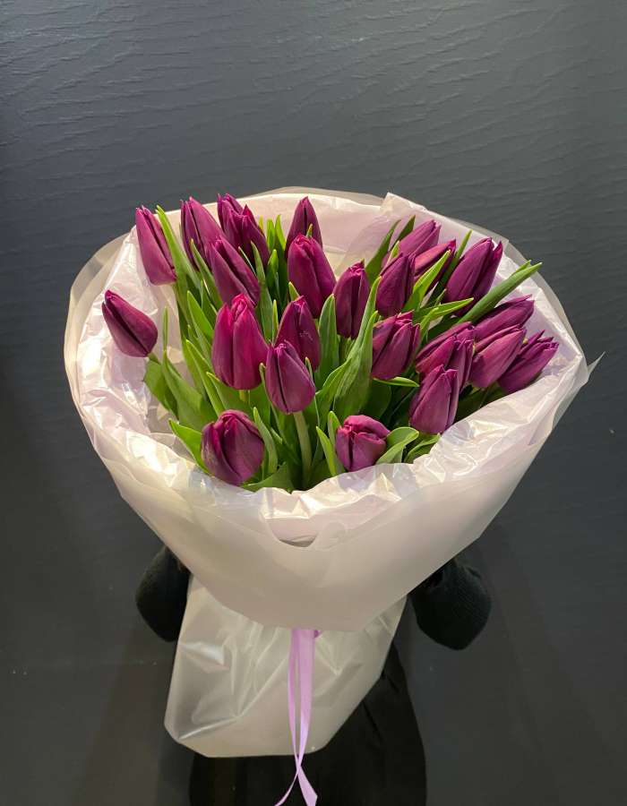 Букет из тюльпанов сорта Лэптоп "Сила страсти"