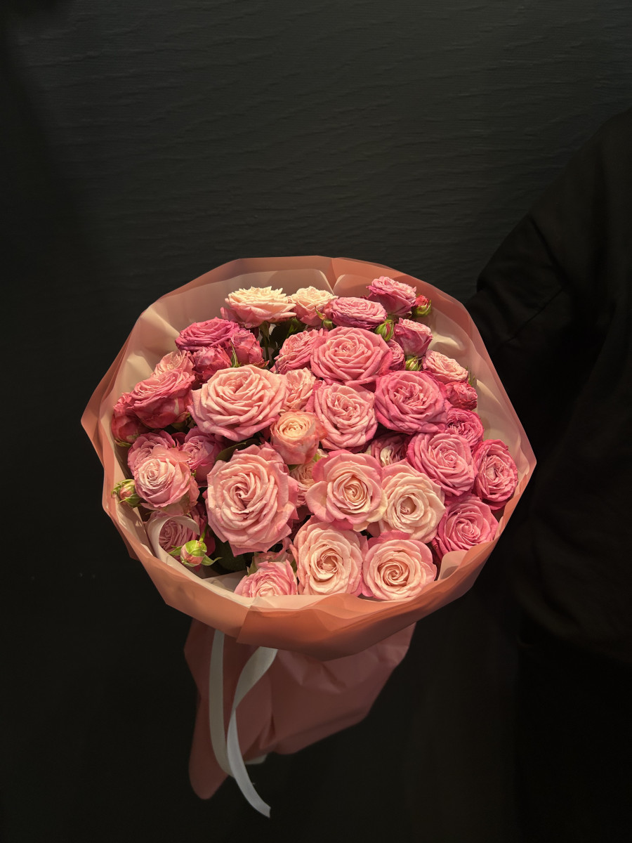 Букет из кустовых роз сорта Леди Бомбастик "Яркие краски"