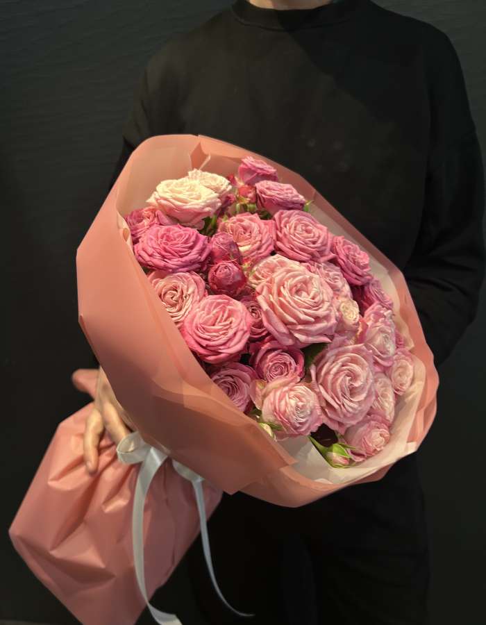 Букет из кустовых роз сорта Леди Бомбастик "Яркие краски"