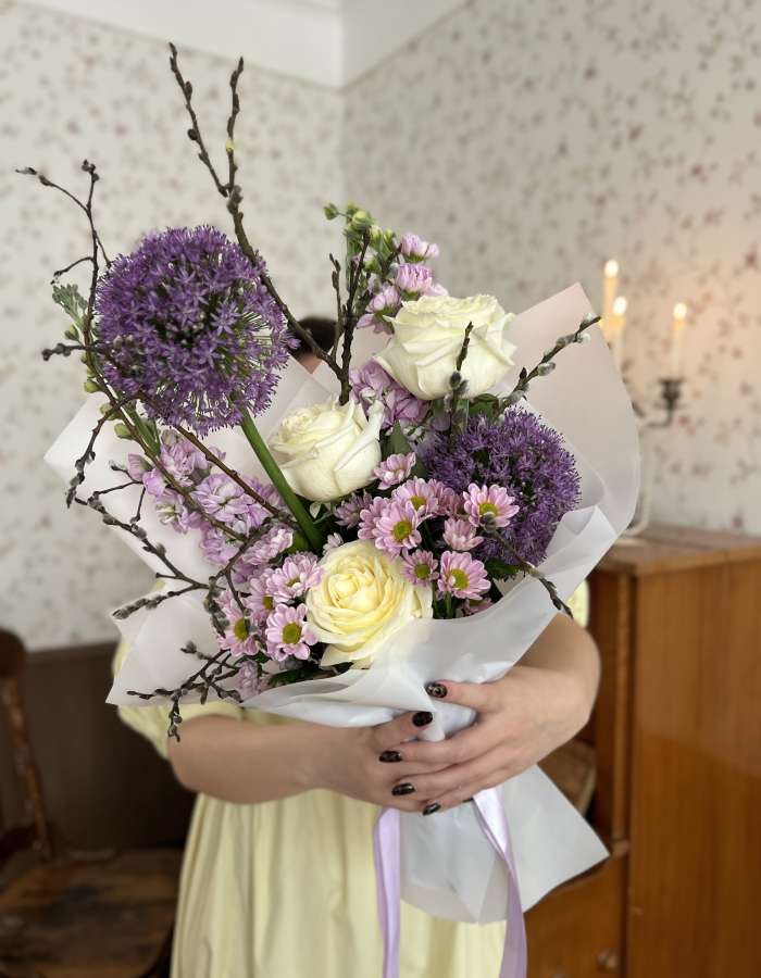 Пасхальный Букет из роз и вербы "Рассвет надежды"