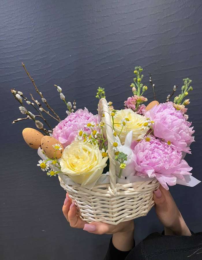 Пасхальная композиция в корзинке "Пасхальный кролик"