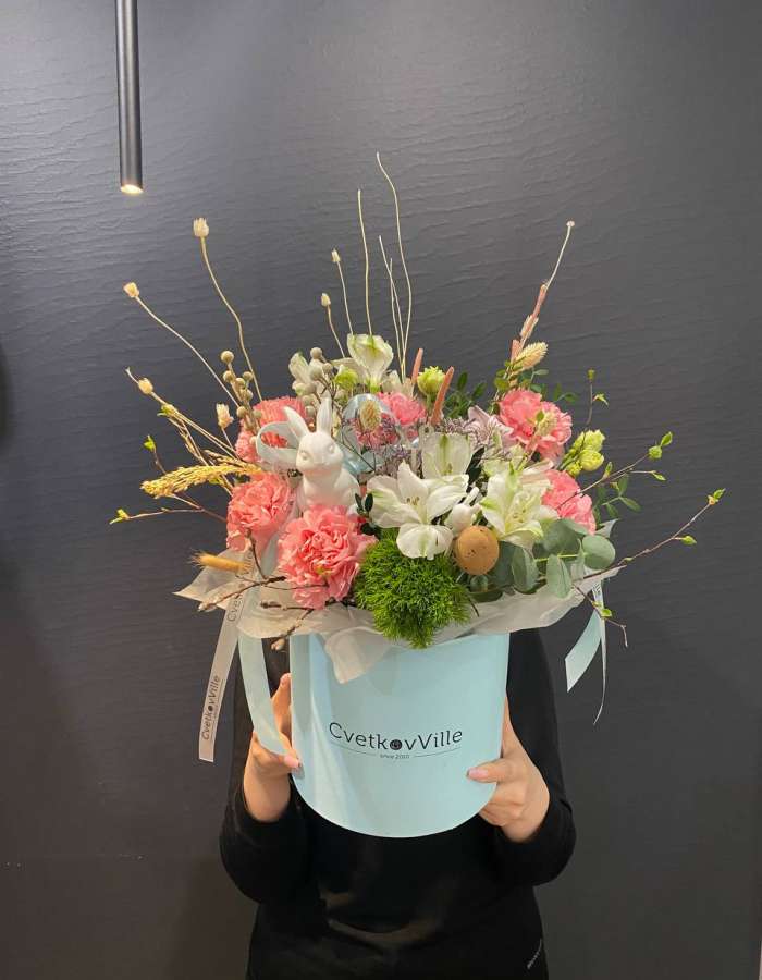 Пасхальная композиция из диантусов и сухоцветов "Светлая весна"